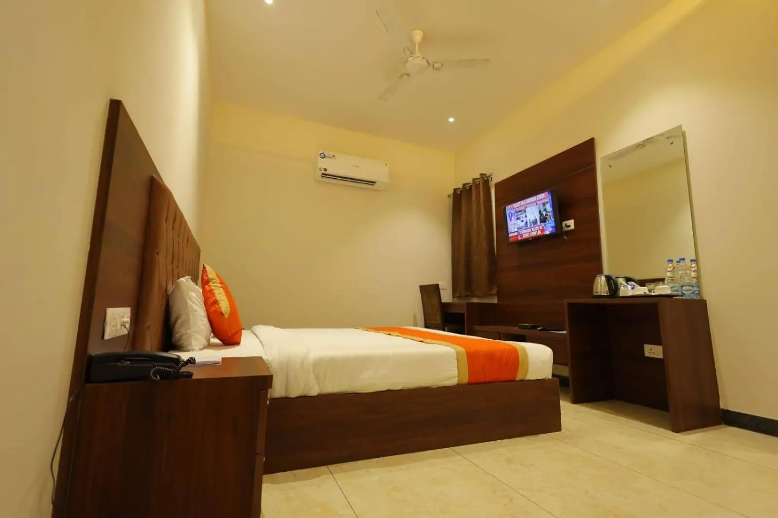 **  Hotel The Grand Tree Agra India